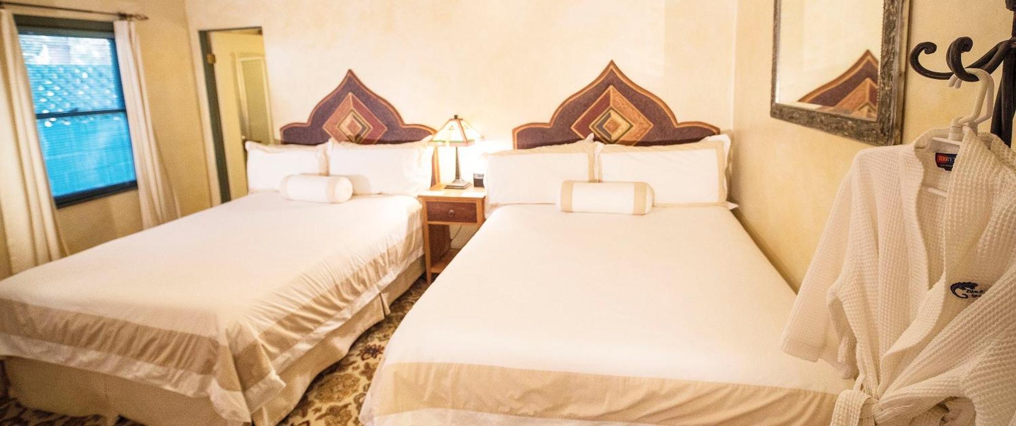 The Emerald Iguana Inn Охай Номер фото